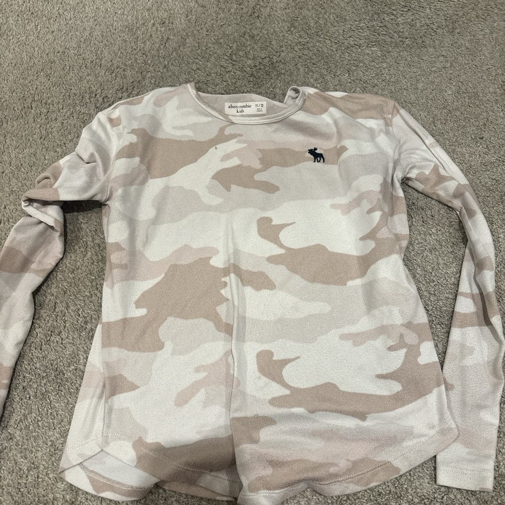 Abercrombie & Fitch Beige Camo Long Sleeve